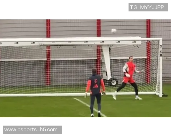 诺伊尔因病缺席训练周末出战成疑凯恩已恢复合练状态良好 诺伊尔因病缺席训练周末出战成疑凯恩已恢复合练状态良好